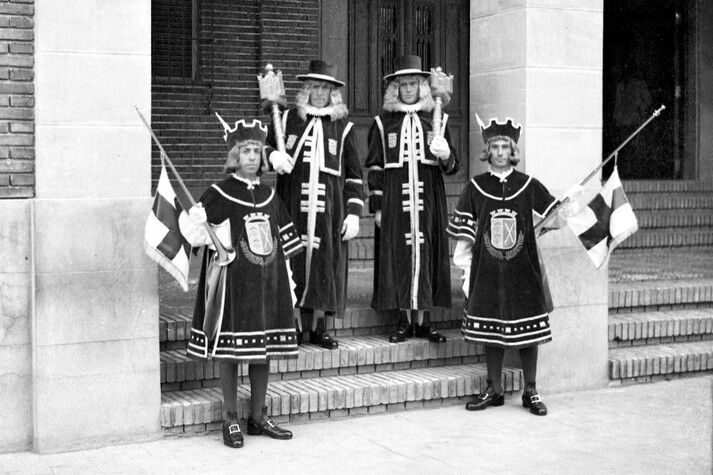 Maceros y heraldos en 1953 (AMC, Fondo Fotográfico Bella).